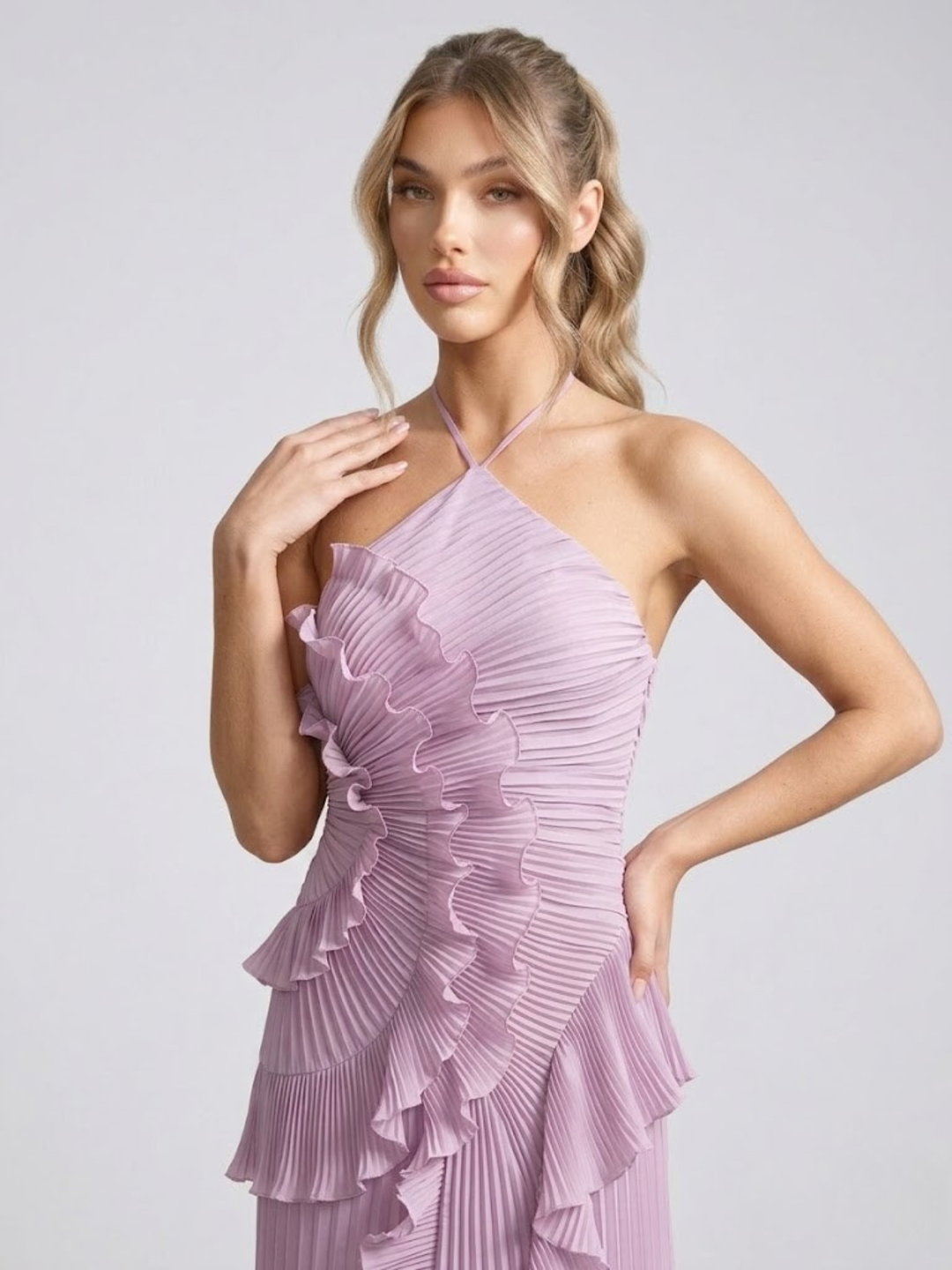 Vestito lungo donna collo all’americana plissettato con volant asimmetrici scollatura sulla schiena