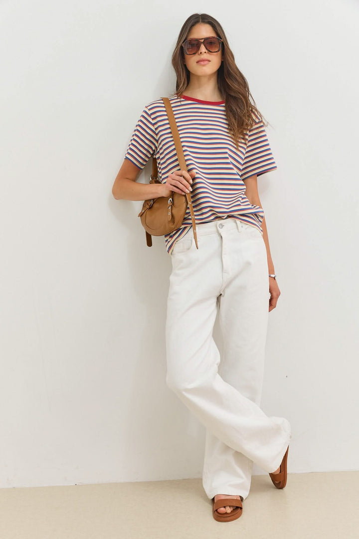 T-shirt da donna multicolore a righe con scollo rotondo e maniche corte