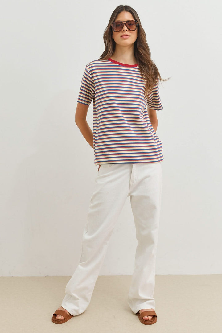 T-shirt da donna multicolore a righe con scollo rotondo e maniche corte
