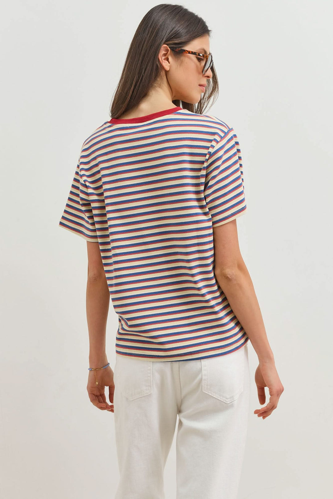 T-shirt da donna multicolore a righe con scollo rotondo e maniche corte