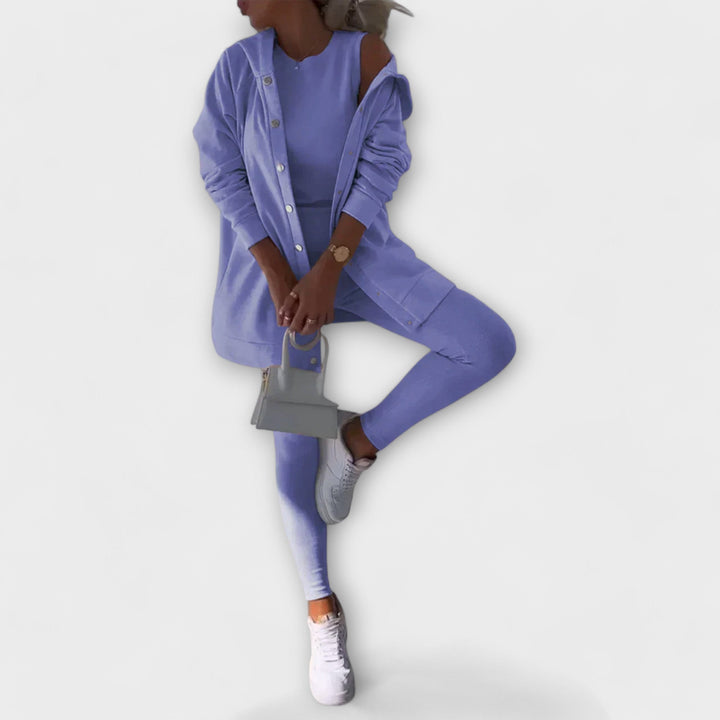 Completo di tre pezzi con cardigan