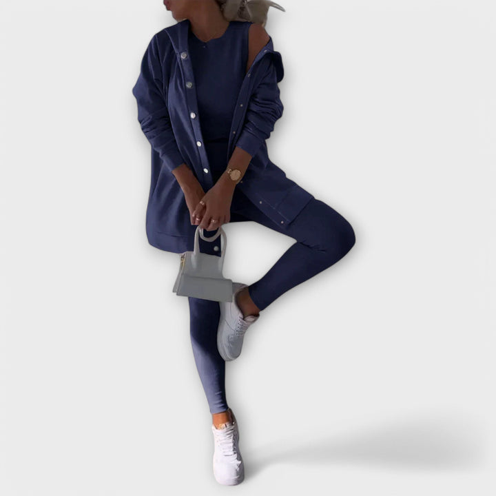 Completo di tre pezzi con cardigan