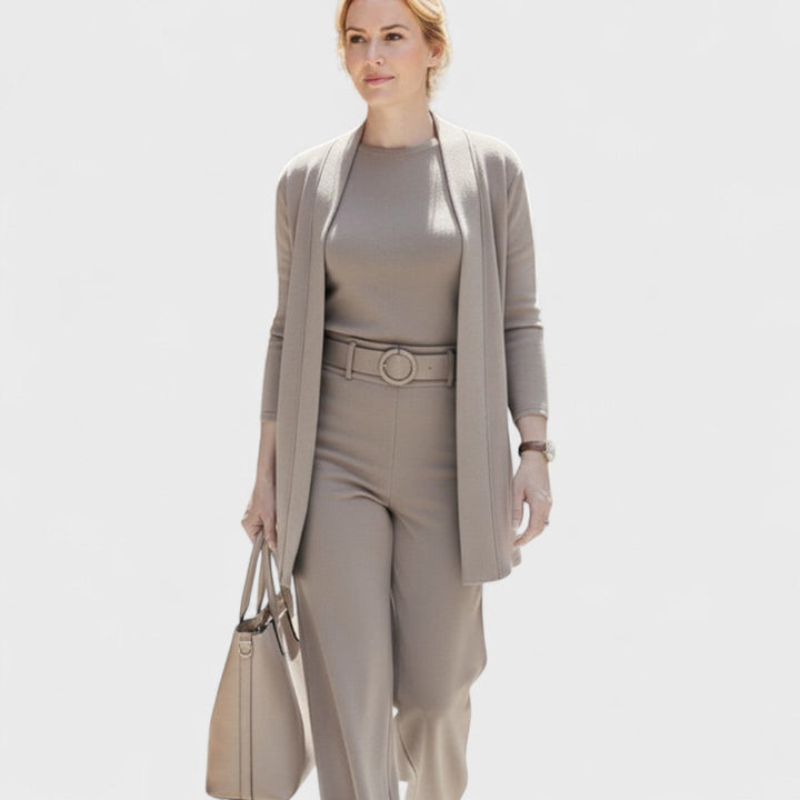 Amira - Elegante e Confortevole Completo Femminile a Tre Pezzi