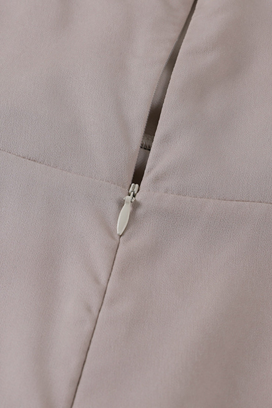 Vestito lungo donna con scollo a V, sottili spalline, vita a portafoglio, spacco