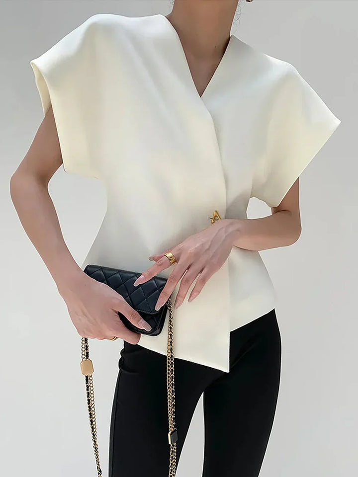 Blusa da donna con scollo a V asimmetrico, bottone singolo, maniche a mantella strutturate