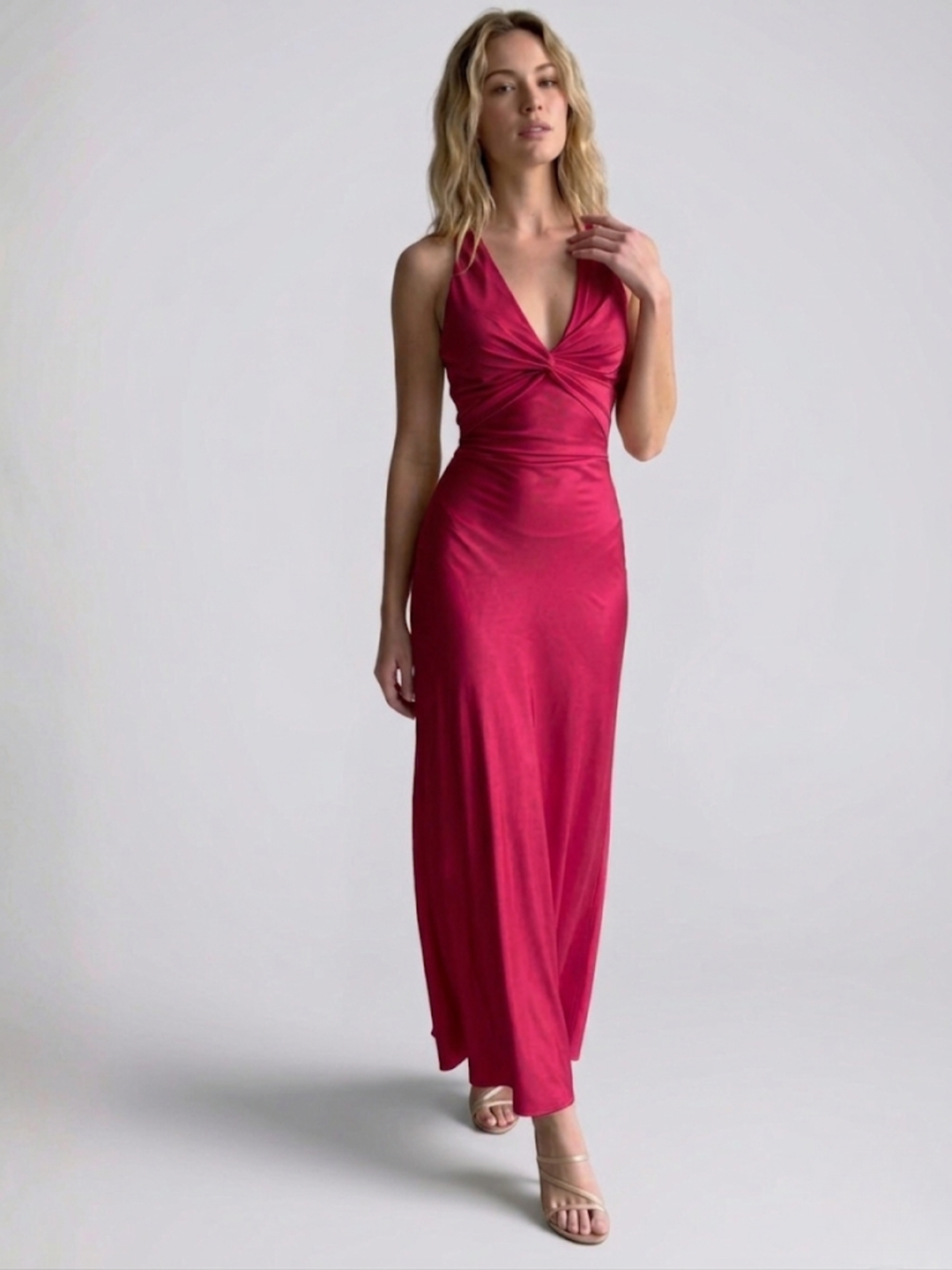 Vestito lungo da donna con scollo a V intrecciato, cut-out laterali, schiena scoperta da annodare
