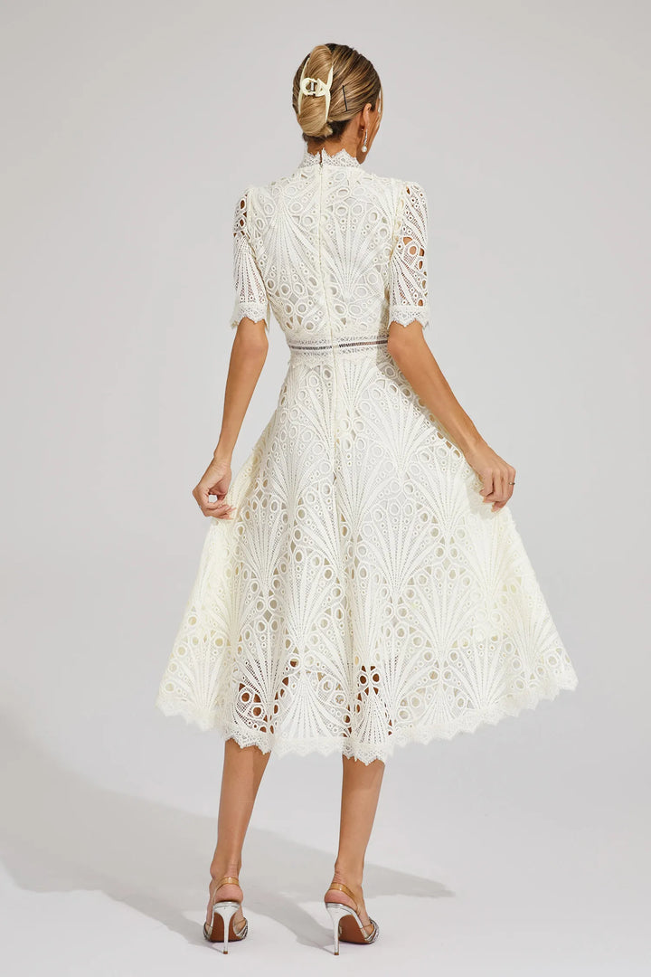 Abito midi da donna con collo alto, pizzo traforato, vita aderente, maniche corte