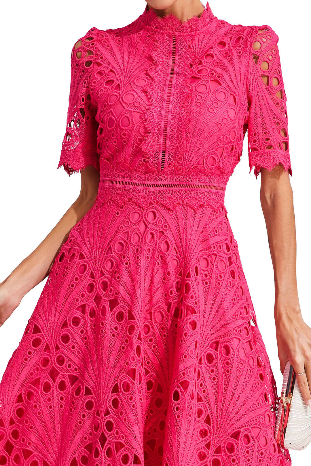 Abito midi da donna con collo alto, pizzo traforato, vita aderente, maniche corte