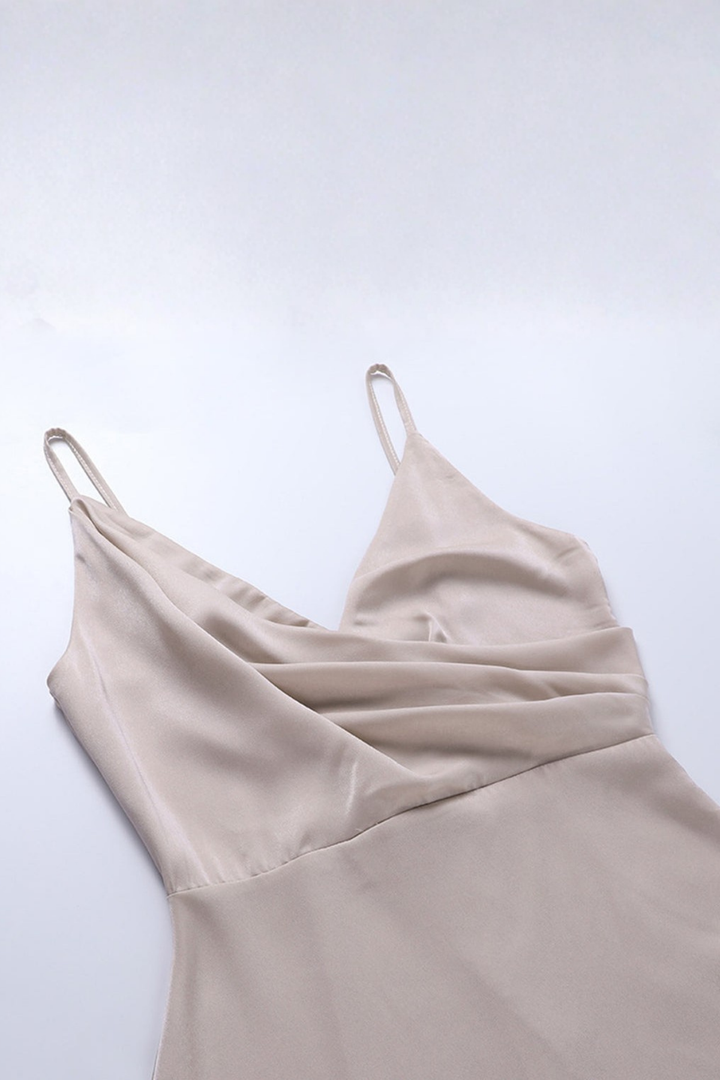 Vestito lungo donna con scollo a V, sottili spalline, vita a portafoglio, spacco