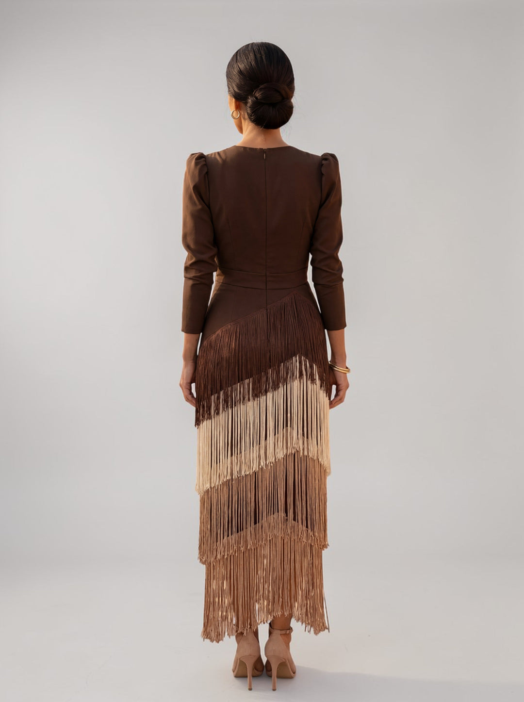 Abito midi da donna con scollo a V, vita drappeggiata, frange a livelli