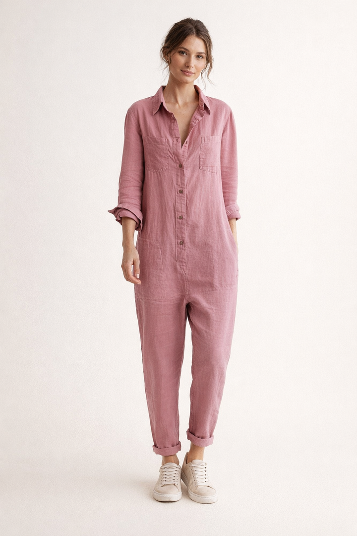 Tuta da donna con colletto a camicia abbottonato, maniche 3/4 e tasche sul Petto