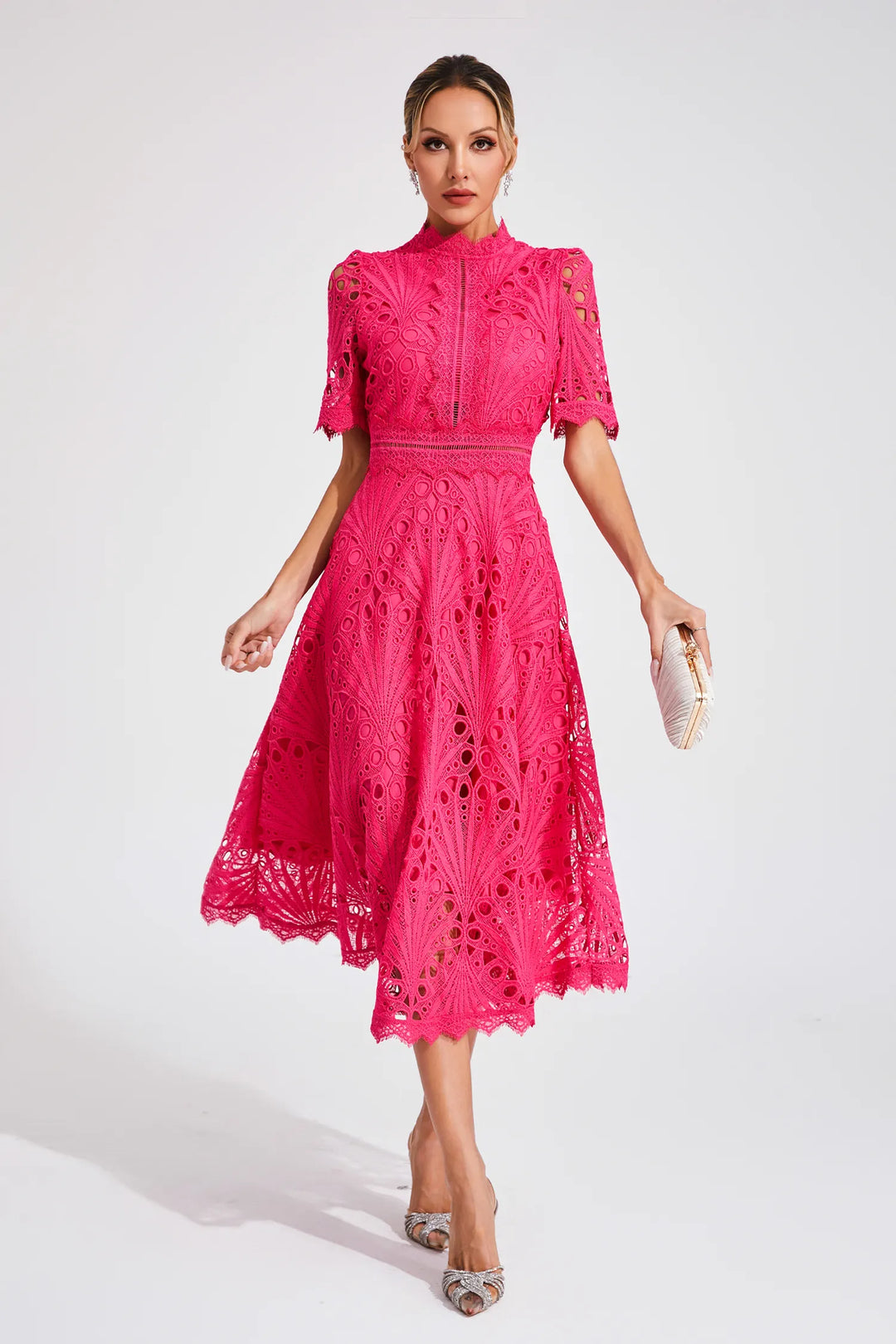 Abito midi da donna con collo alto, pizzo traforato, vita aderente, maniche corte