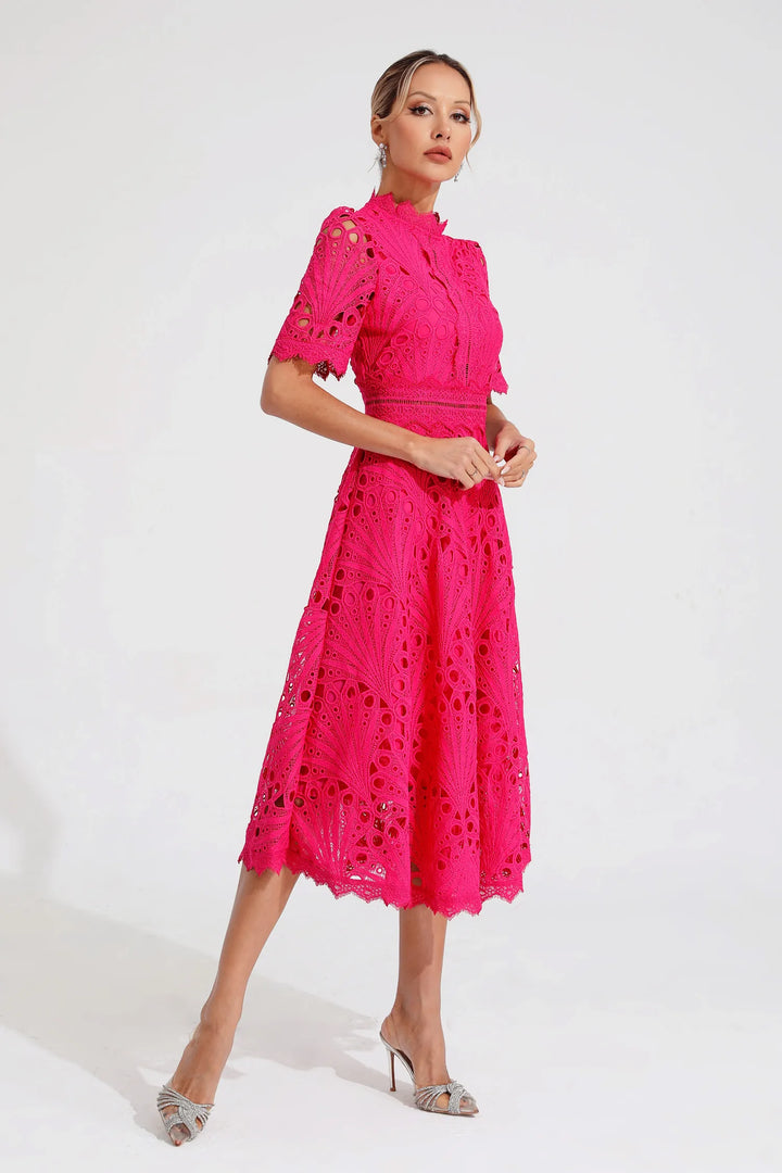 Abito midi da donna con collo alto, pizzo traforato, vita aderente, maniche corte
