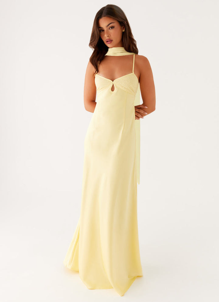 Vestito lungo donna giallo pallido, sottili spalline, cut-out sul busto, schiena annodata