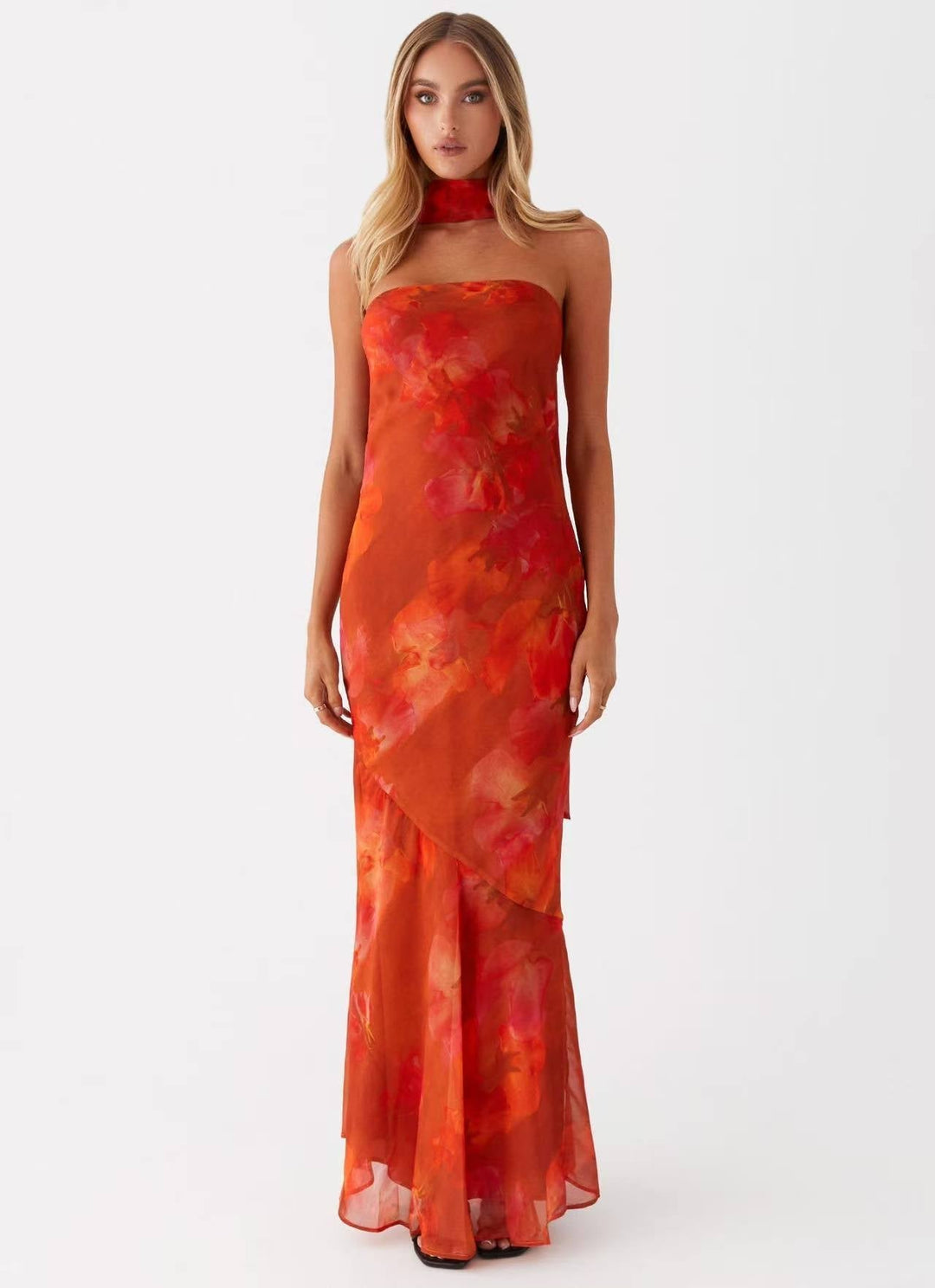 Vestito lungo da donna a sirena con scollo a fascia e colletto foulard integrato