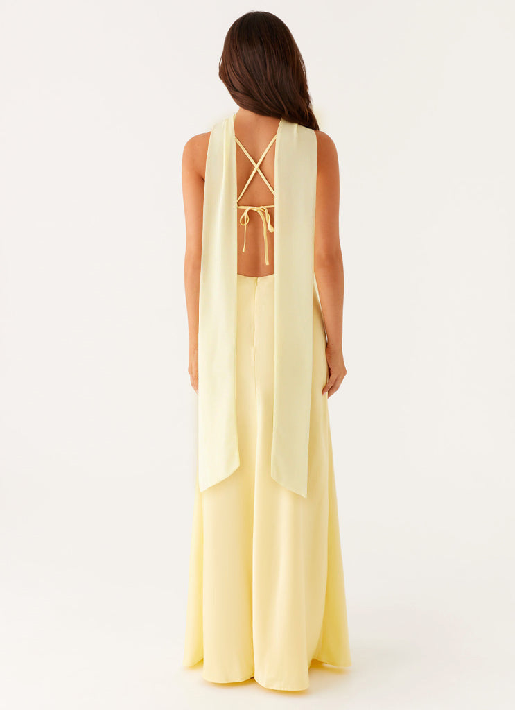 Vestito lungo donna giallo pallido, sottili spalline, cut-out sul busto, schiena annodata