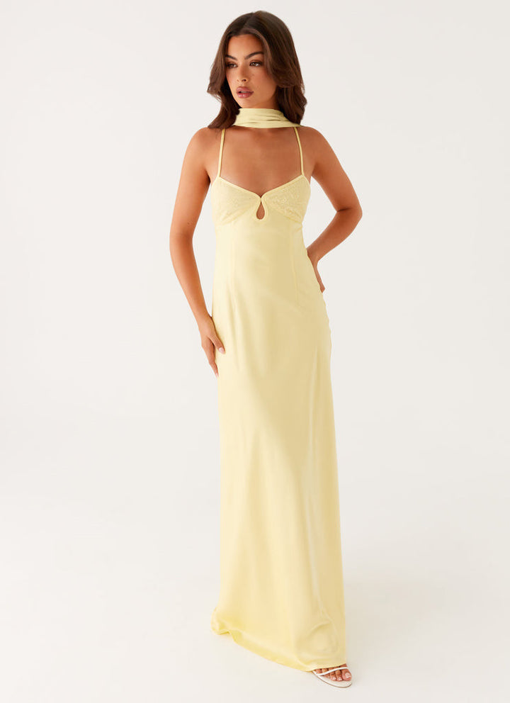 Vestito lungo donna giallo pallido, sottili spalline, cut-out sul busto, schiena annodata