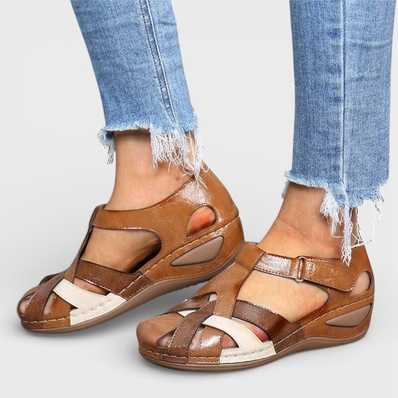 Sandali donna multicolore con cinturini incrociati punta chiusa