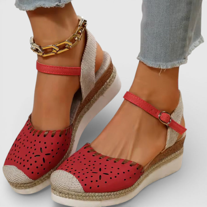 Espadrillas donna punta chiusa con zeppa traforate suola intrecciata
