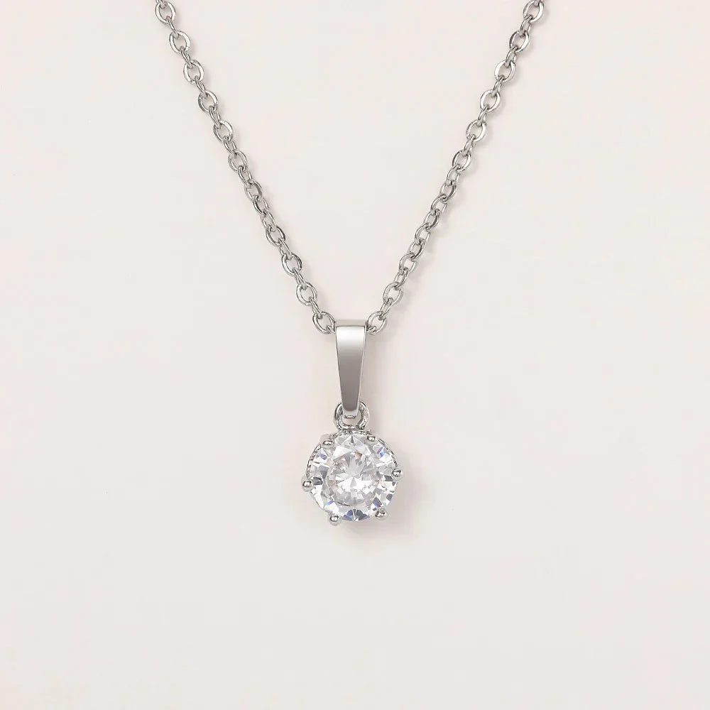 Collana Classica con Ciondolo in Zirconia