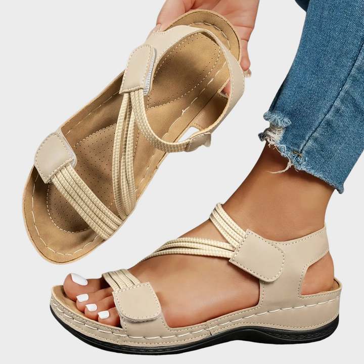 Sandali donna con cinturini regolabili, suola comfort e punta aperta