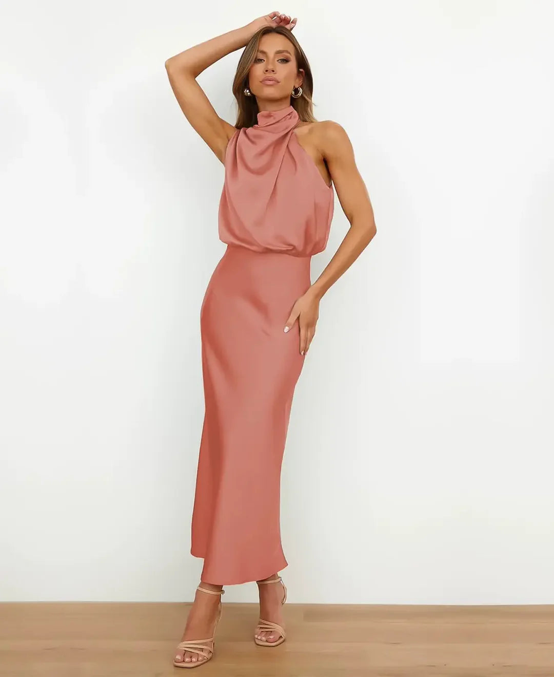 Abito midi da donna con collo halter, drappeggiato, vita aderente, top blusante