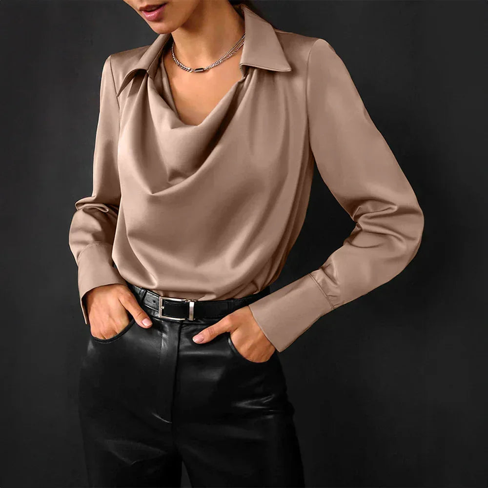 Blusa femminile con collo drappeggiato e maniche lunghe