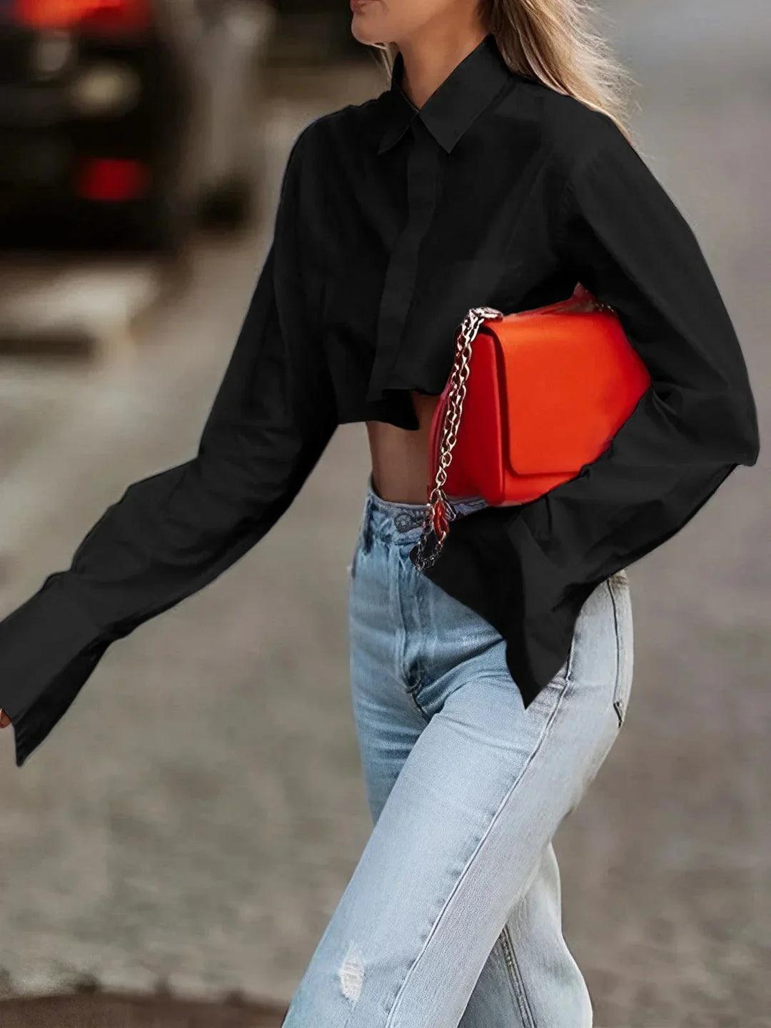 Camicia cropped donna con design moderno e bottoni