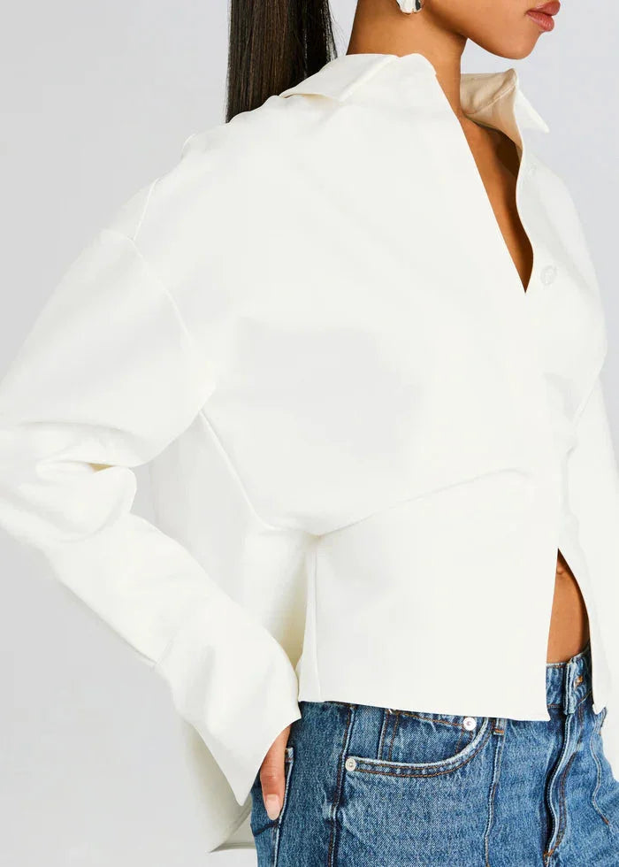 Camicia fluida abbottonata da donna in bianco sporco