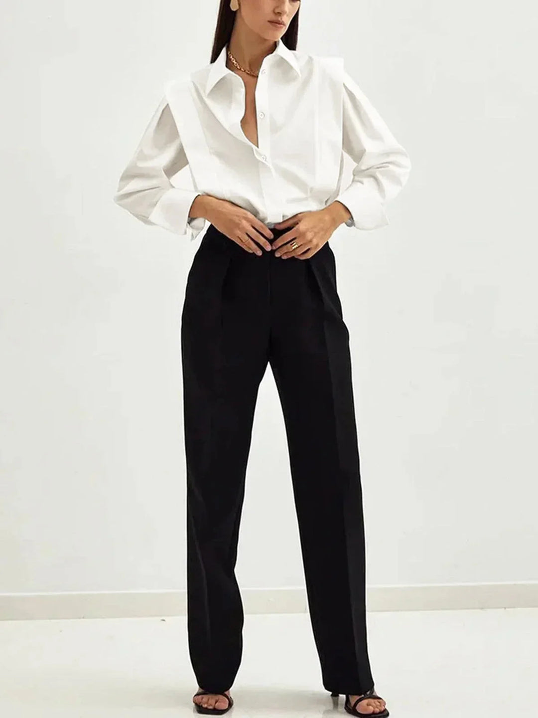 Camicia donna bianca oversize con Spalle strutturate scollo a V