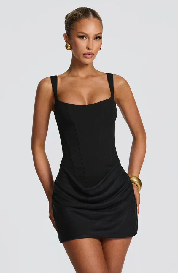 Vestito corto da donna aderente, scollo quadrato, spalline larghe, gonna drappeggiata
