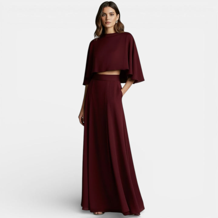 Completo donna con top corto a maniche a mantella, scollo rotondo, pantaloni ampi e fluidi