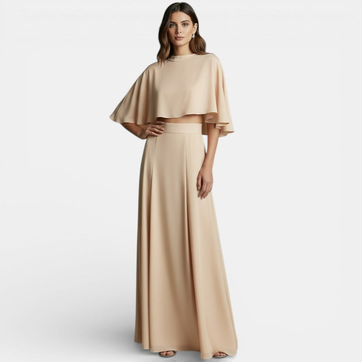 Completo donna con top corto a maniche a mantella, scollo rotondo, pantaloni ampi e fluidi