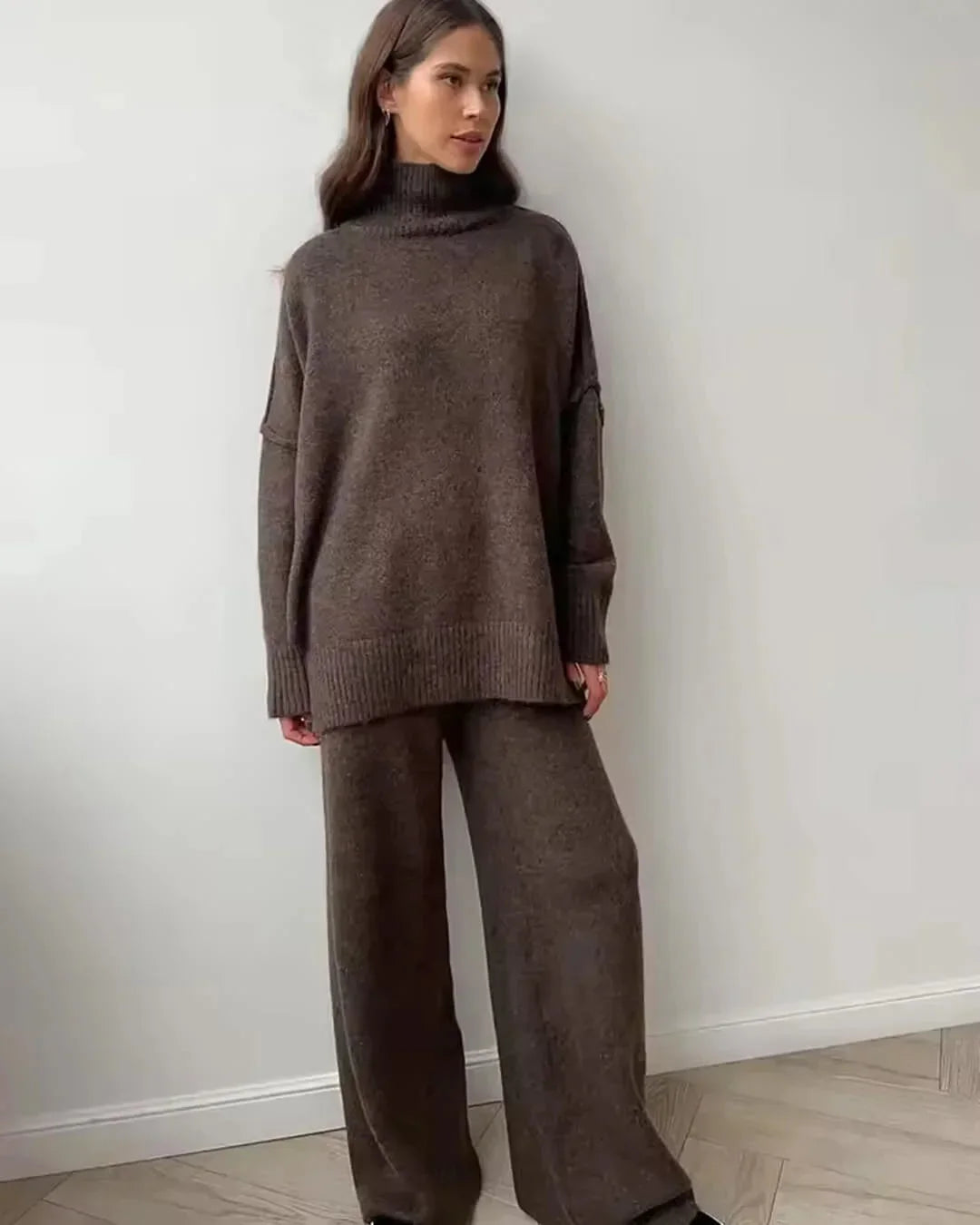Completo con collo alto da donna a vestibilità ampia e confortevole