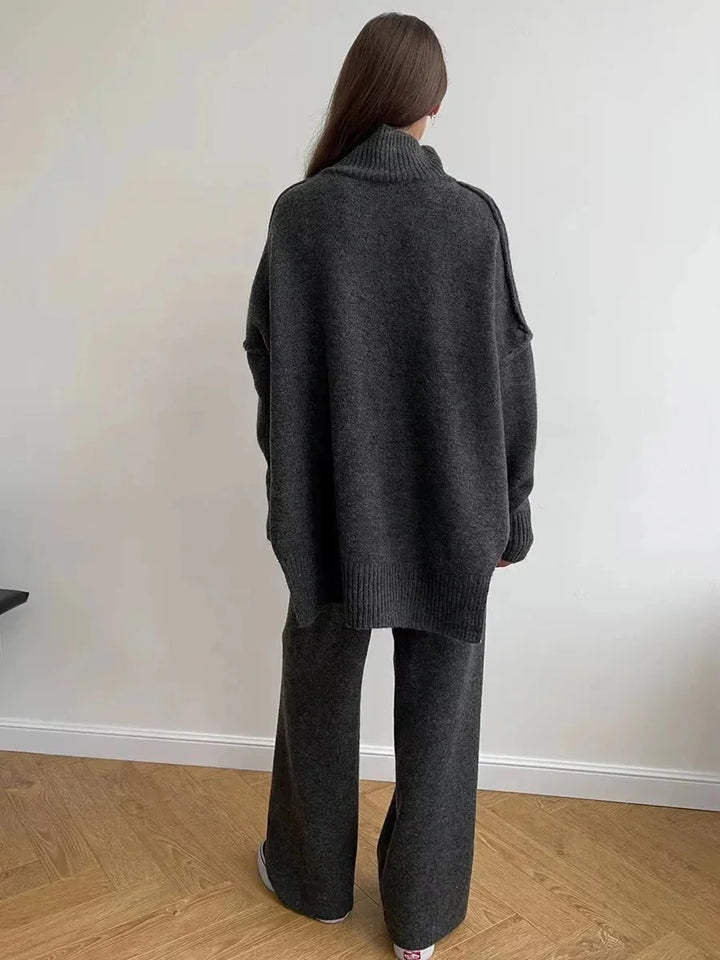 Completo con collo alto da donna a vestibilità ampia e confortevole