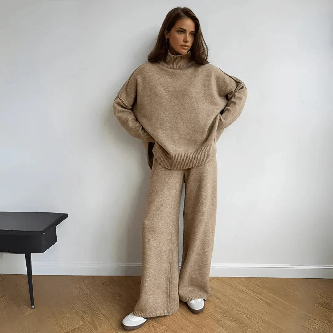 Completo con collo alto da donna a vestibilità ampia e confortevole