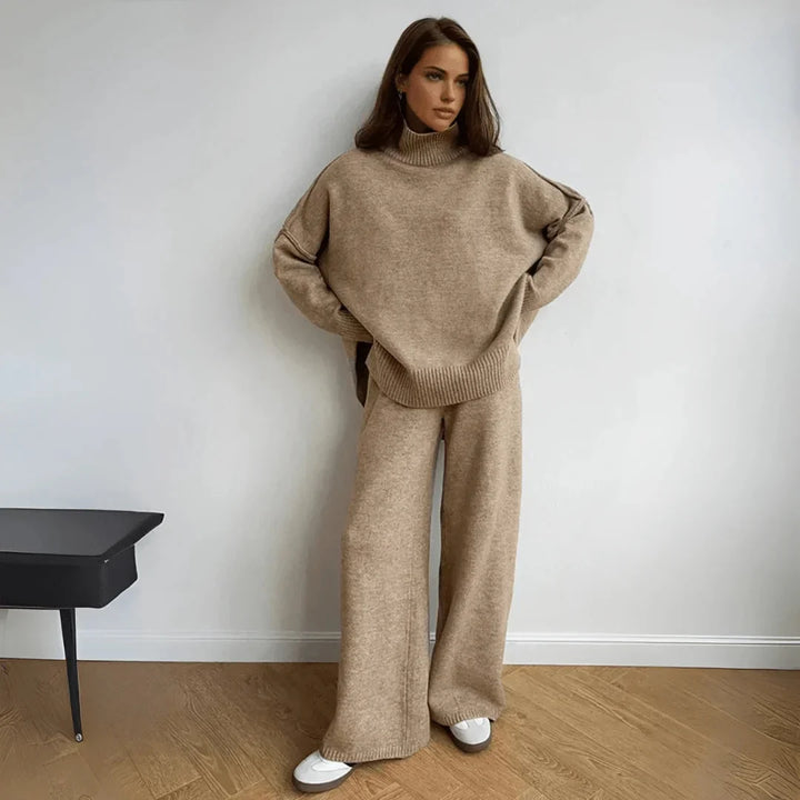 Completo con collo alto da donna a vestibilità ampia e confortevole