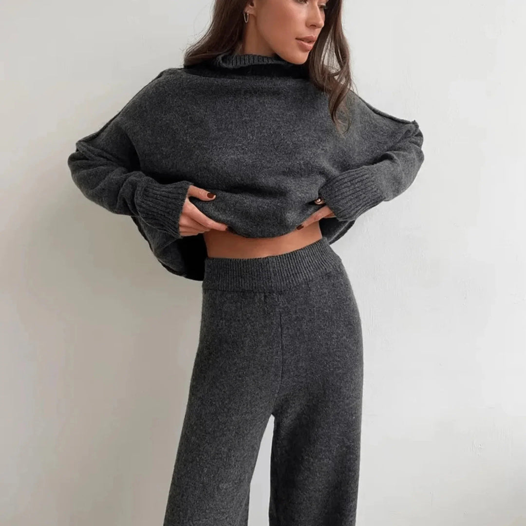 Completo con collo alto da donna a vestibilità ampia e confortevole