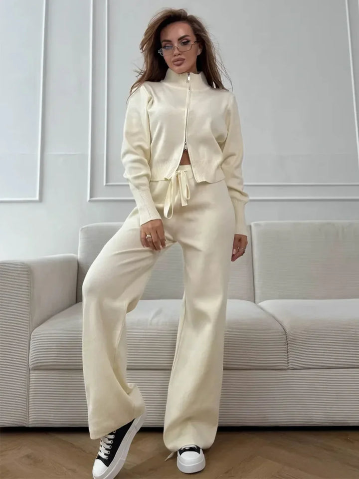 Completo donna con cardigan e pantaloni con zip