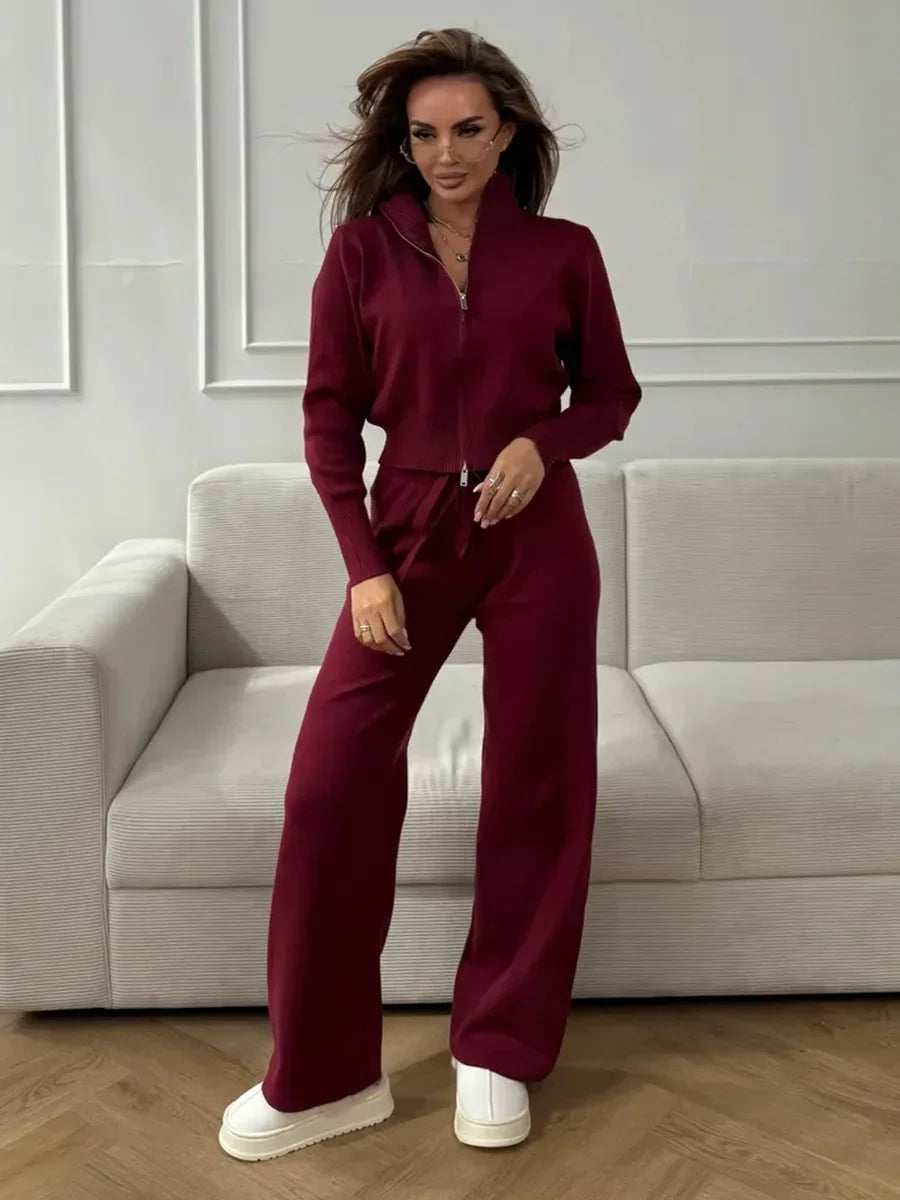 Completo donna con cardigan e pantaloni con zip
