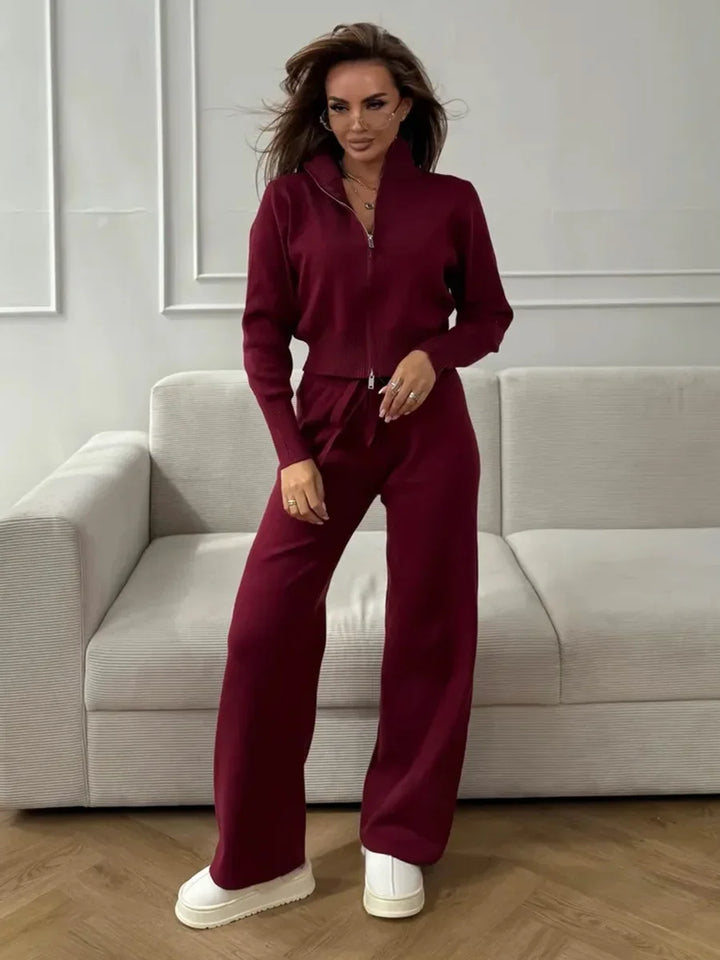 Completo donna con cardigan e pantaloni con zip