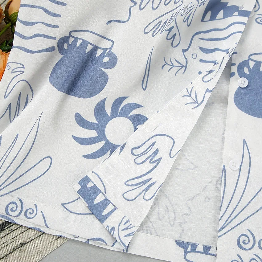 Completo donna bianco e blu con motivi moderni