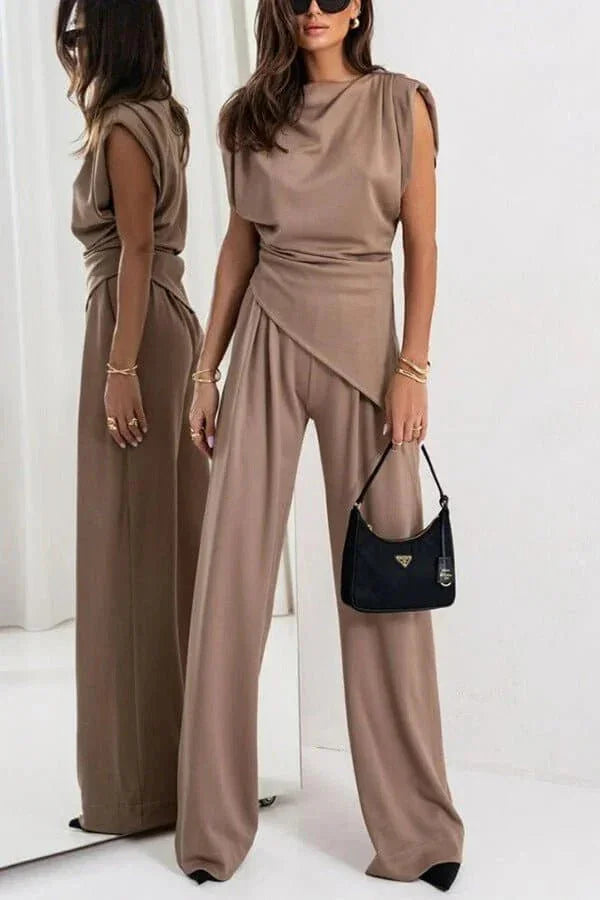 Completo da donna drappeggiato due pezzi con pantaloni ampi