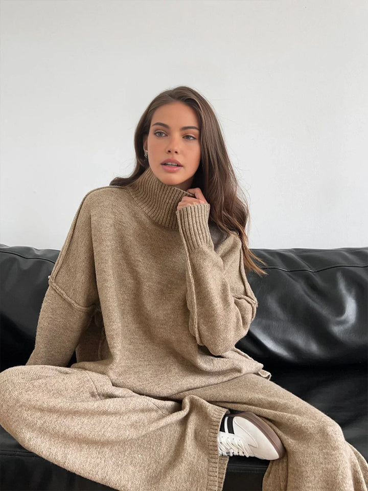 Completo da donna rilassato con dolcevita in maglia morbida