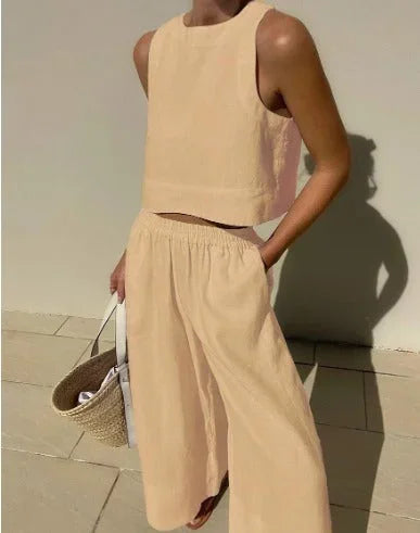 Completo donna senza Manica con top corto e pantalone fluido