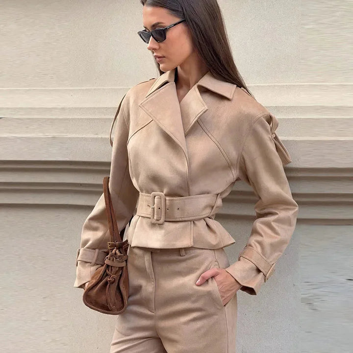 Completo blazer pantalone donna con cintura regolabile e risvolti