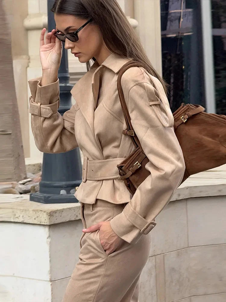 Completo blazer pantalone donna con cintura regolabile e risvolti