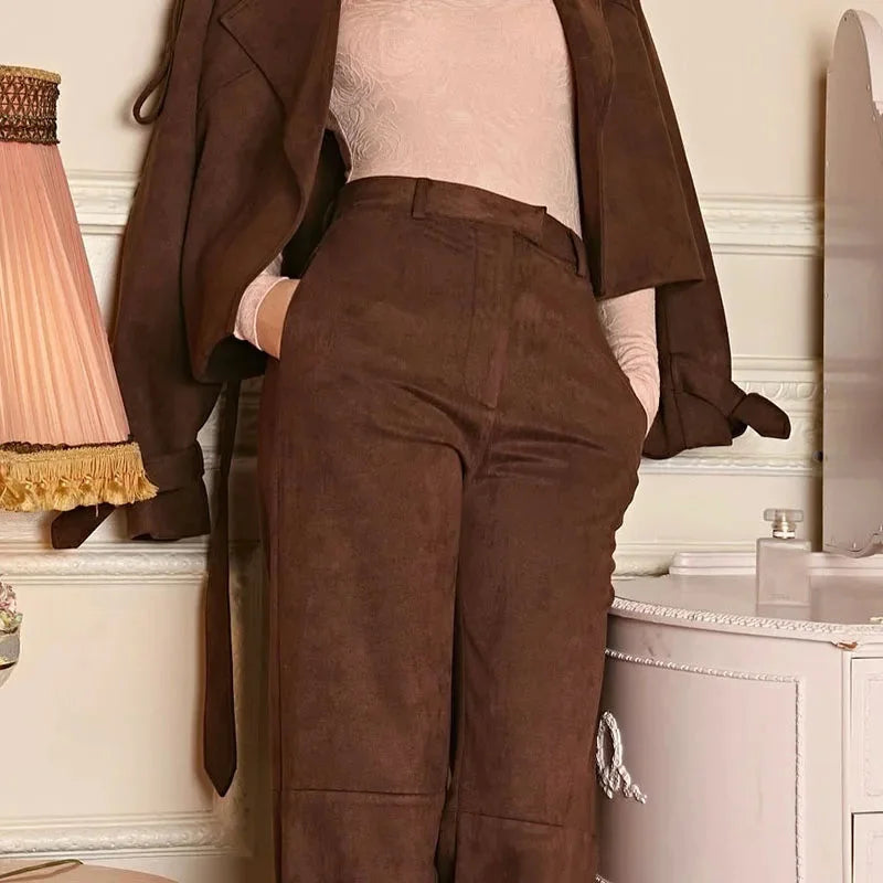 Completo blazer pantalone donna con cintura regolabile e risvolti