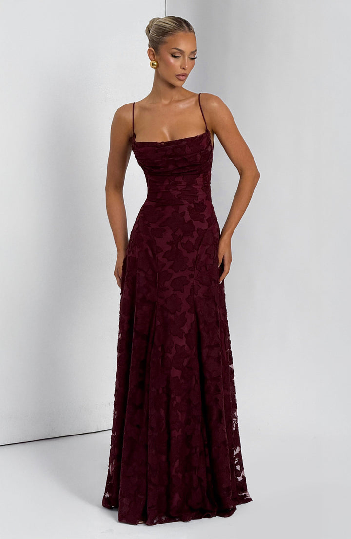 Vestito lungo da donna scollo a cascata schiena con allacciatura spalline sottili motivo traforato