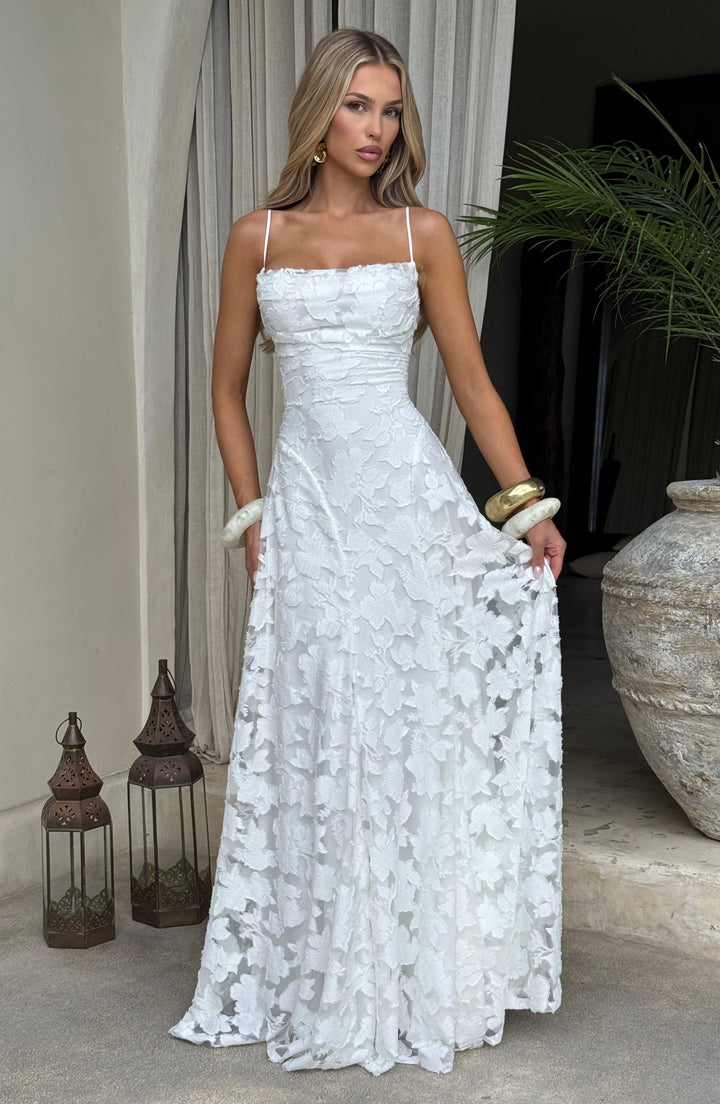 Vestito lungo da donna scollo a cascata schiena con allacciatura spalline sottili motivo traforato